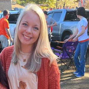 Meet your Posher, Carly